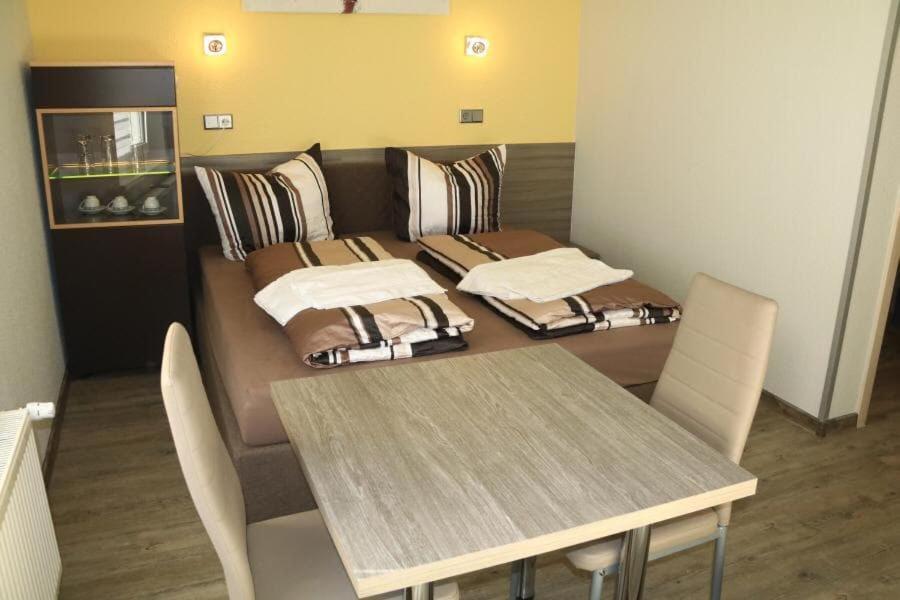 Pension Florion Бернбург Екстер'єр фото